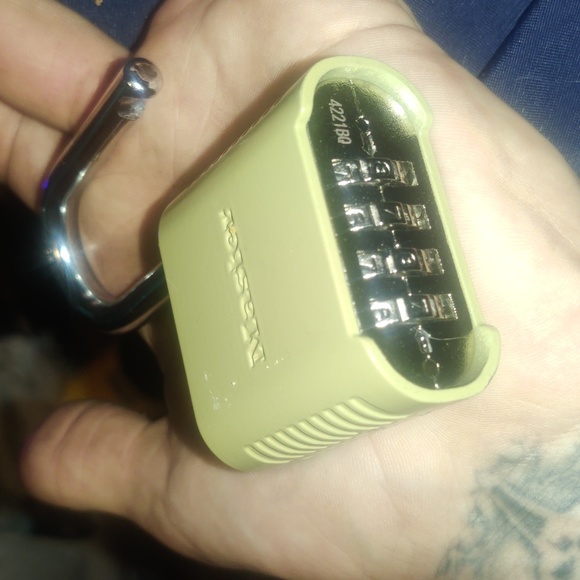 Big Boy Master Lock 🔐 (changeable combination spinners) - Picture 4 of 4